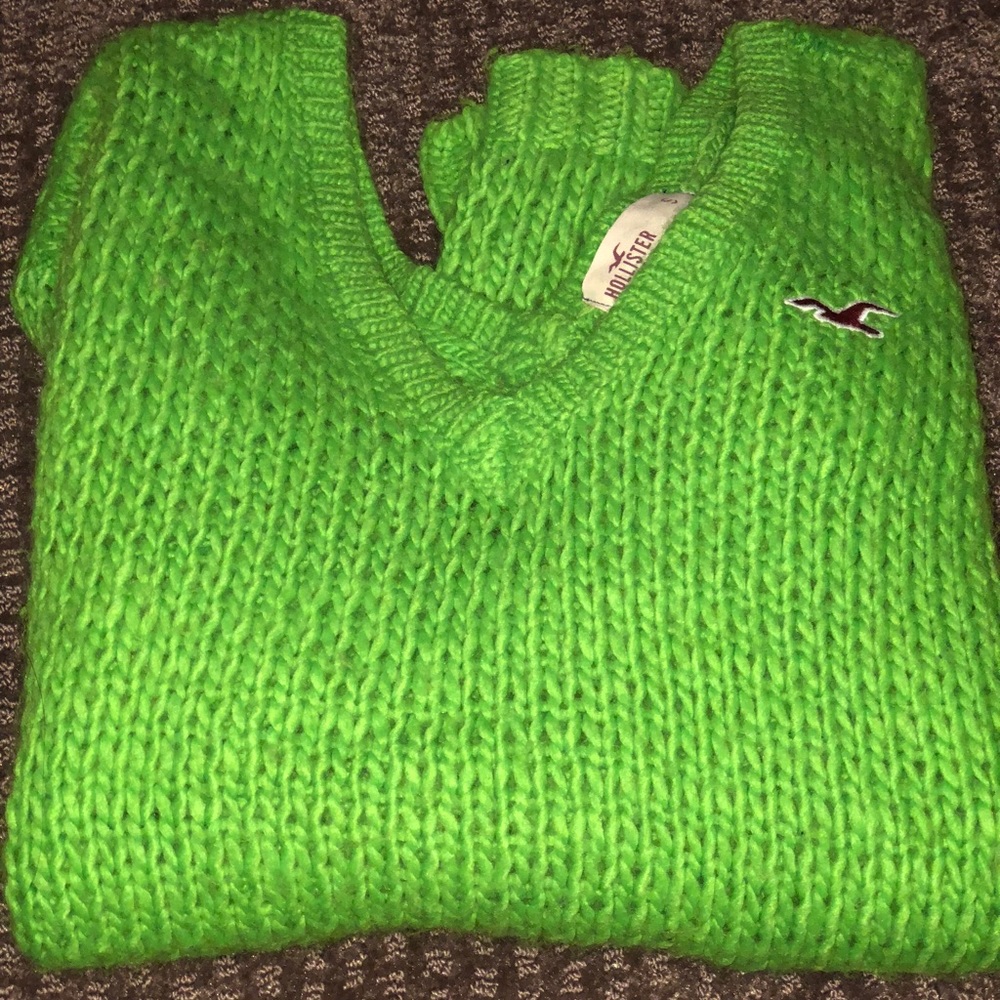 Hollister Crop Sweater size small